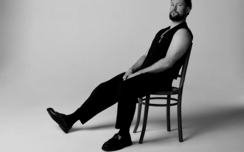 Calum Scott Announces New Album Avenoir, September 12