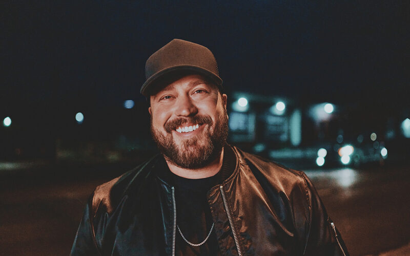 Mitchell Tenpenny Debuts New Song at Country Radio- “Same Moon”