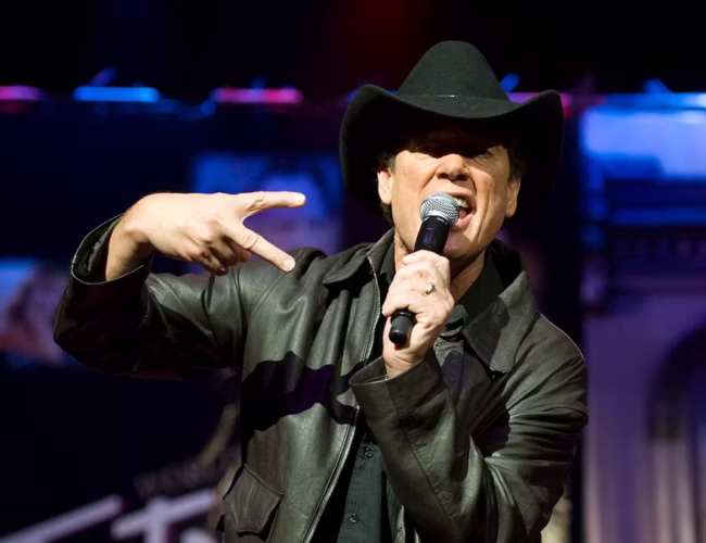 Country Music Star Suffers Onstage Medical Event, Hospitalized