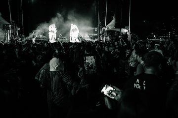 DETROIT BECOMES FERAL: Knocked Loose and Denzel Curry Turn a Detroit Parking Lot Into a Beautifully Chaotic “Hive Mind”